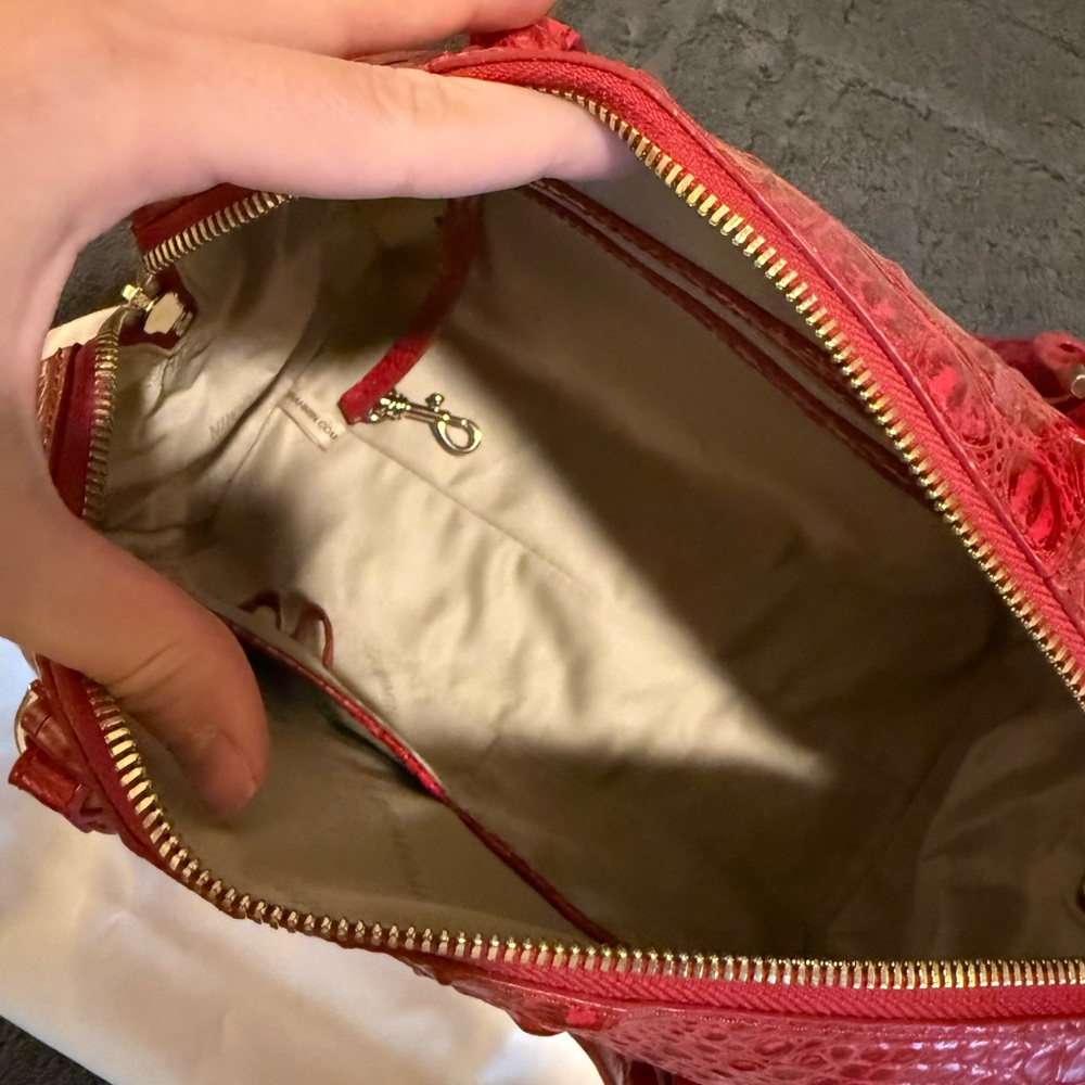 NEW Brahmin Red Croc-Embossed Leather Purse - Picture 3 of 4